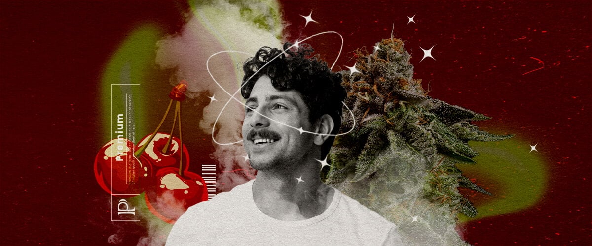 Efectos de la Marihuana Cherry Pie Una ilustración de un hombre sonriendo con un cogollo de cannabis y imágenes de cerezas premium de fondo, sobre un fondo cósmico vibrante rojo y verde con efectos de estrellas y humo, destacando los efectos de la marihuana Cherry Pie.