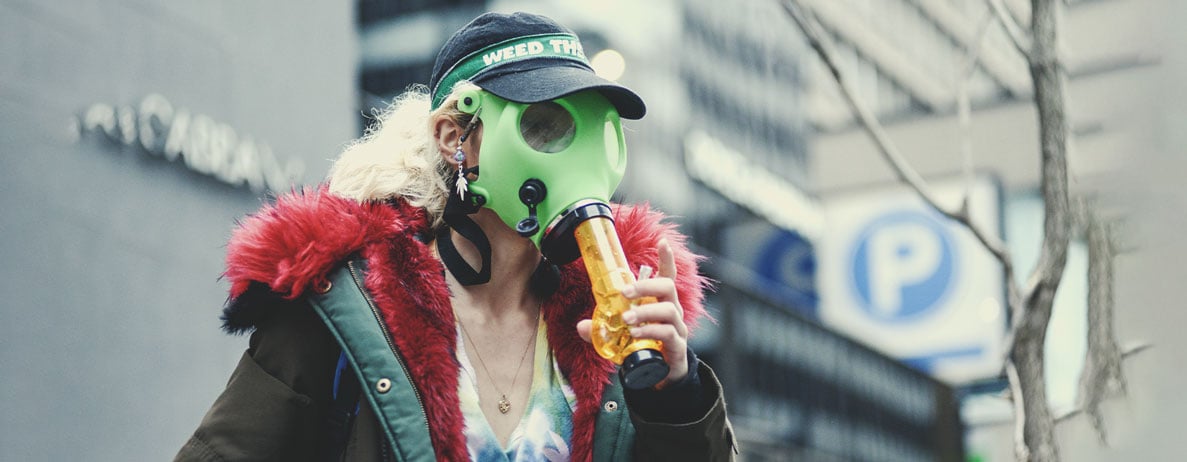 Ventajas de un bong con máscara de gas Ventajas de un bong con máscara de gas