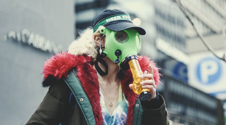 Ventajas de un bong con máscara de gas Ventajas de un bong con máscara de gas