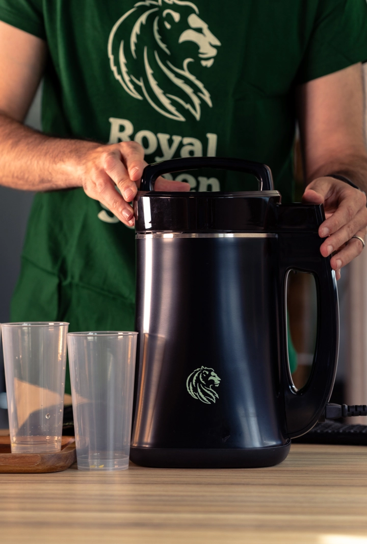 Aprende a iniciar el ciclo de infusión con calor constante para extraer cannabinoides y compuestos aromáticos en el aceite de cannabis.