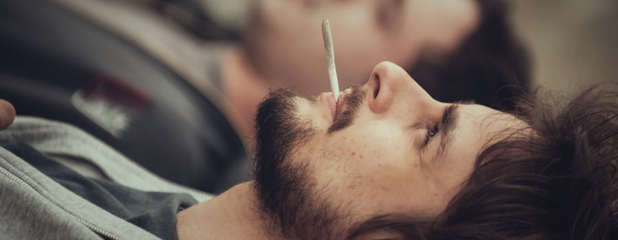 Generación de millennials uso recreativo de cannabis