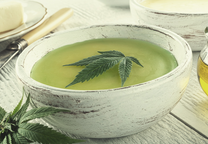1. El método de la mantequilla de cannabis (fácil y práctico) 1. El método de la mantequilla de cannabis (fácil y práctico)