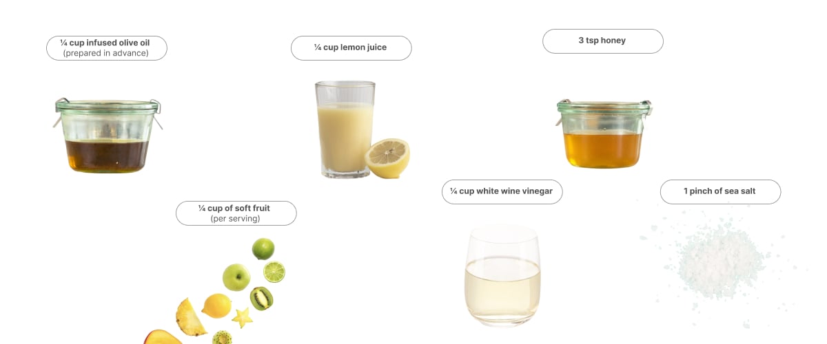 Ingredientes para hacer una vinagreta con cannabis, incluidos aceite de oliva infusionado, fruta blanda, zumo de limón, vinagre de vino blanco, miel y sal marina.