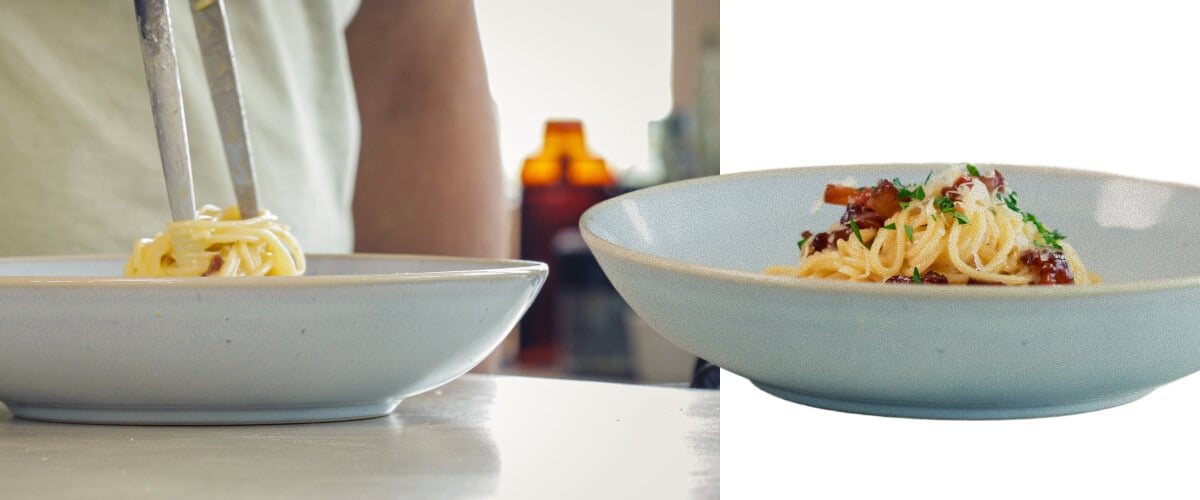 Emplatando espaguetis a la carbonara cremosos infusionados con cannabis con panceta y queso rallado, paso final antes de servir