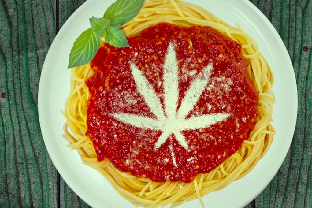 Salsa de tomate con marihuana