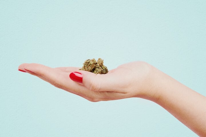 Mujeres y marihuana: cómo mejorar su estilo de vida